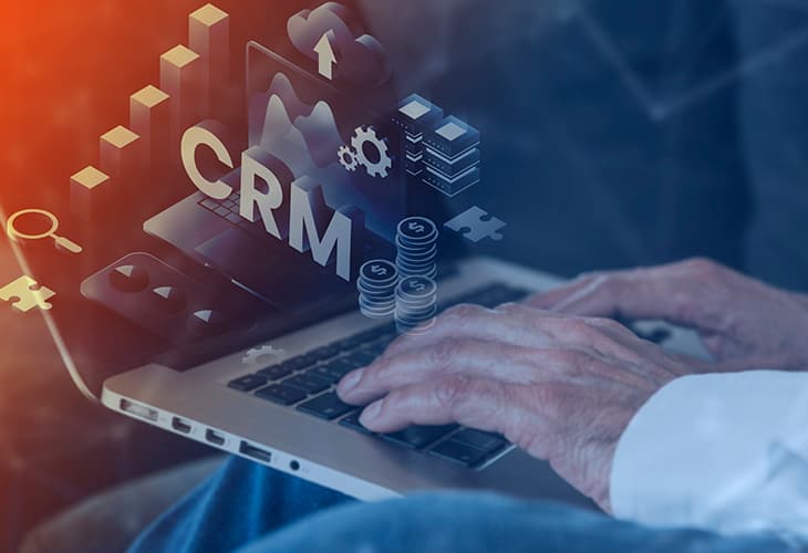 یکپارچه سازی چت بات و CRM