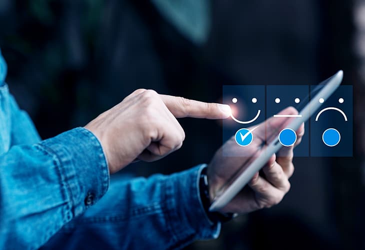 افزایش رضایت مشتری یکی از مزایای چت_بات در فروش و بازاریابی