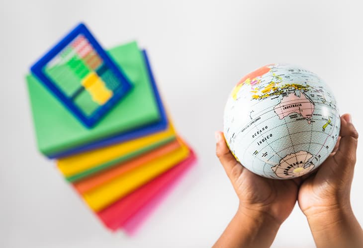 پشتیبانی چندزبانه یکی از چالش‌های چت‌بات پشتیبانی