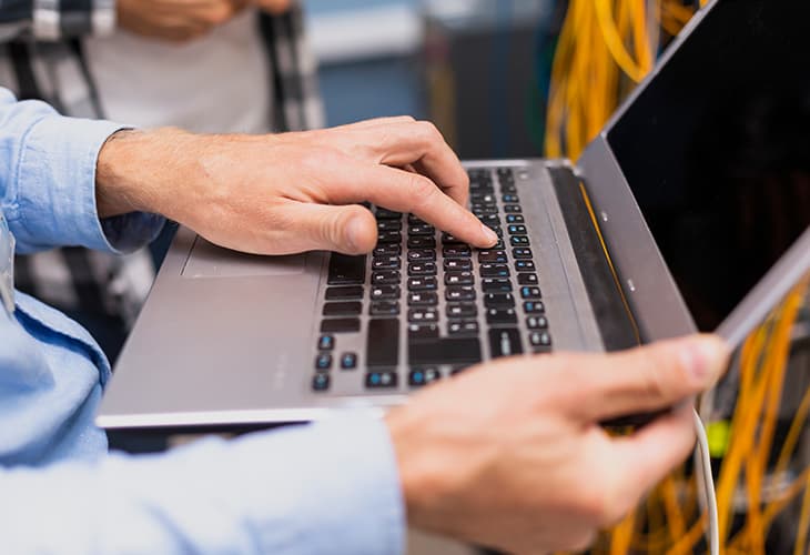 چالش‌ها و ملاحظات استراتژیک